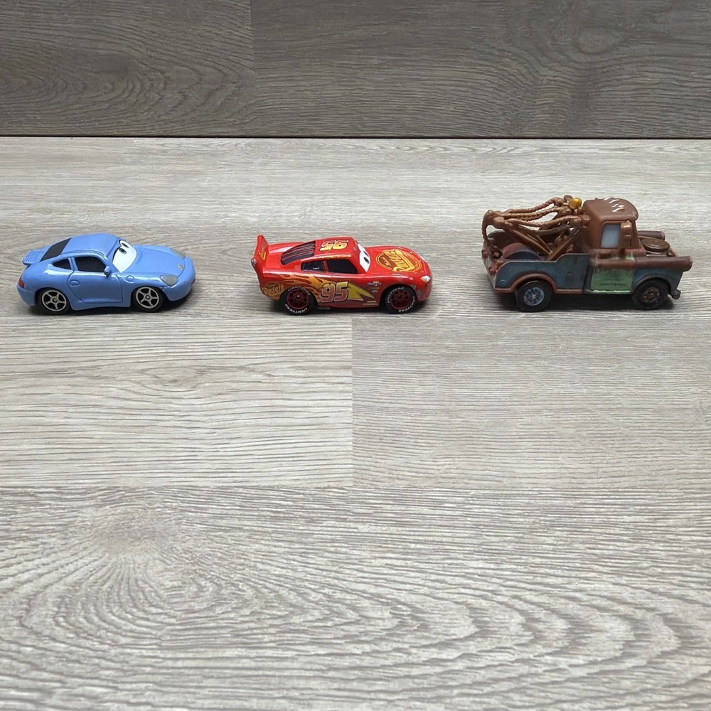 Lot Of 3 Disney/Pixar CARS Movie Cars Lighting McQueen, Mater, And Sally Carrera - Picture 3 of 9